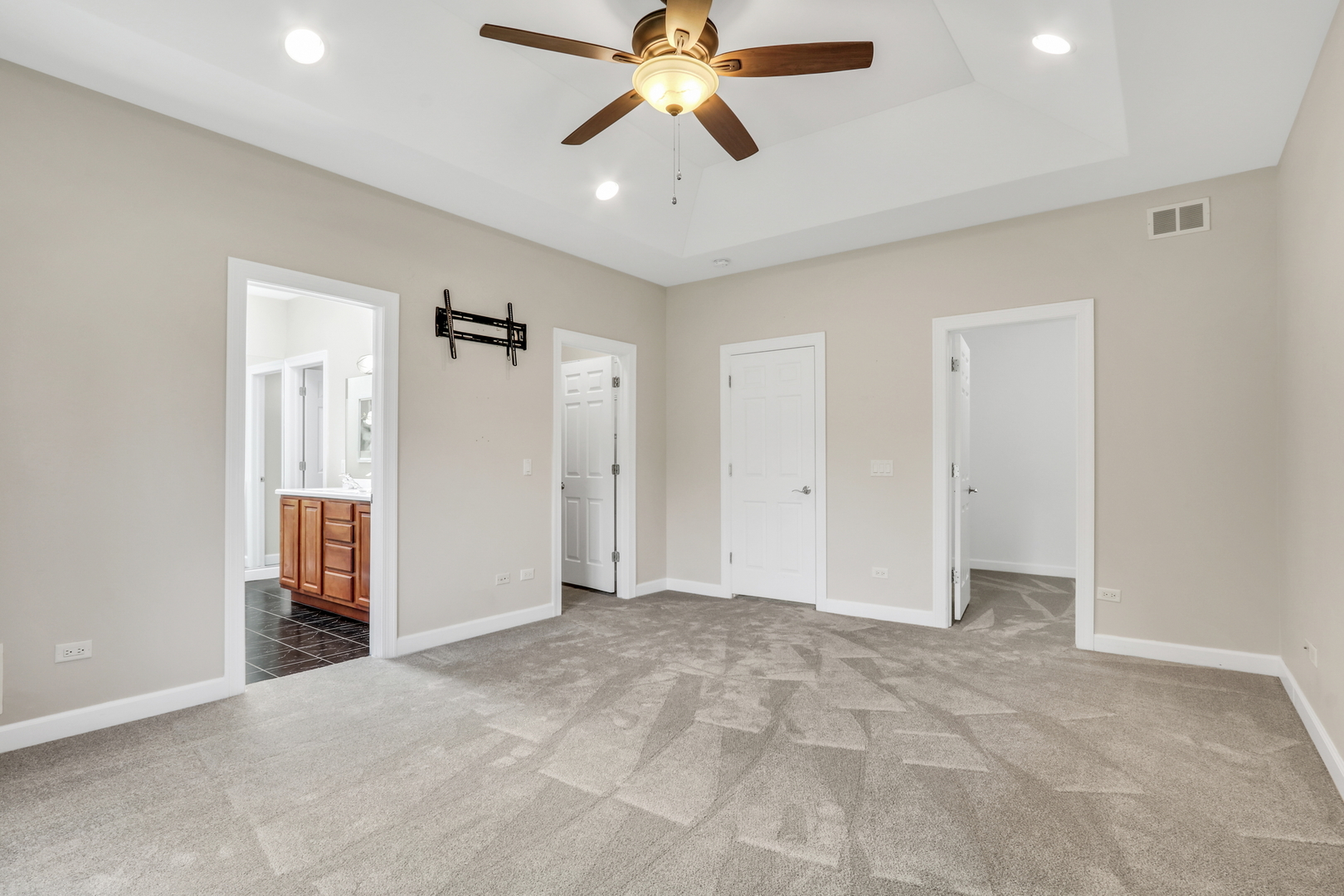 1093 Suffolk Court