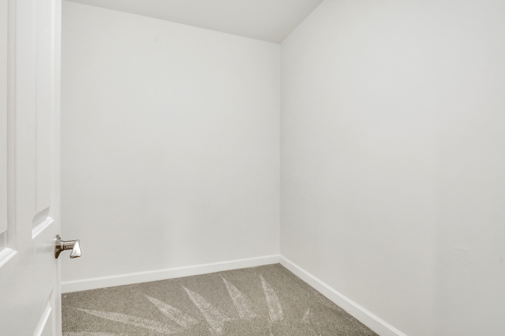 1093 Suffolk Court
