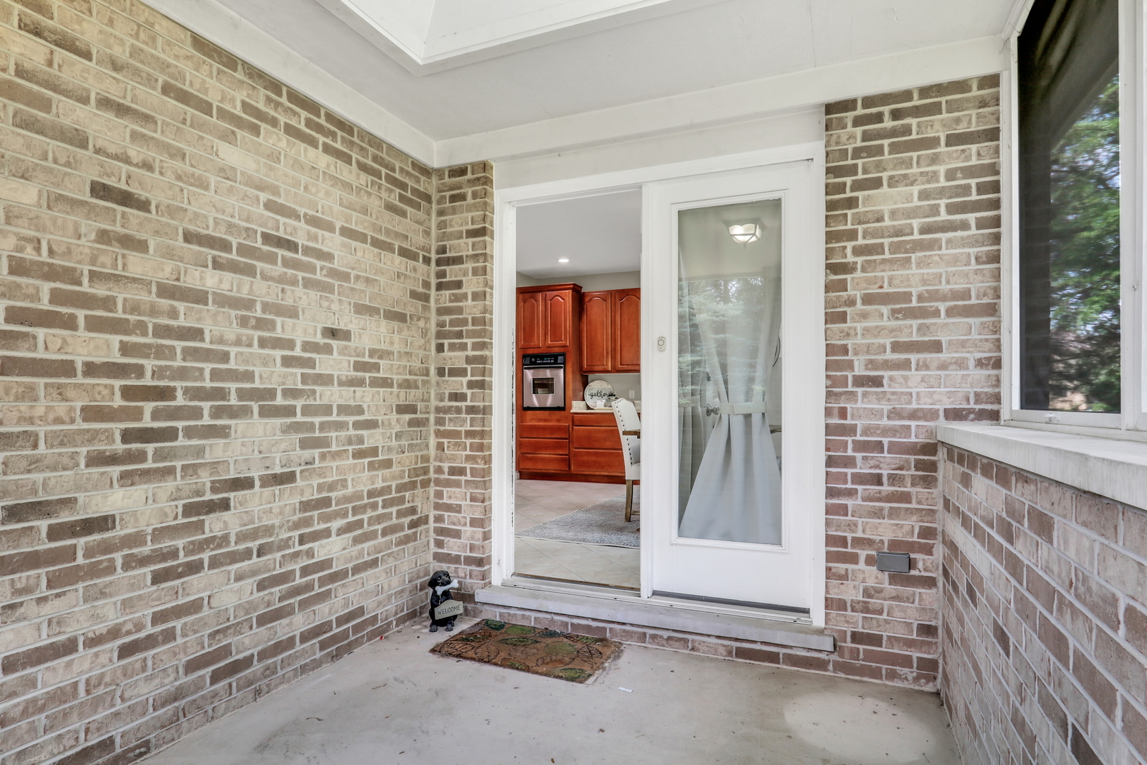 1093 Suffolk Court