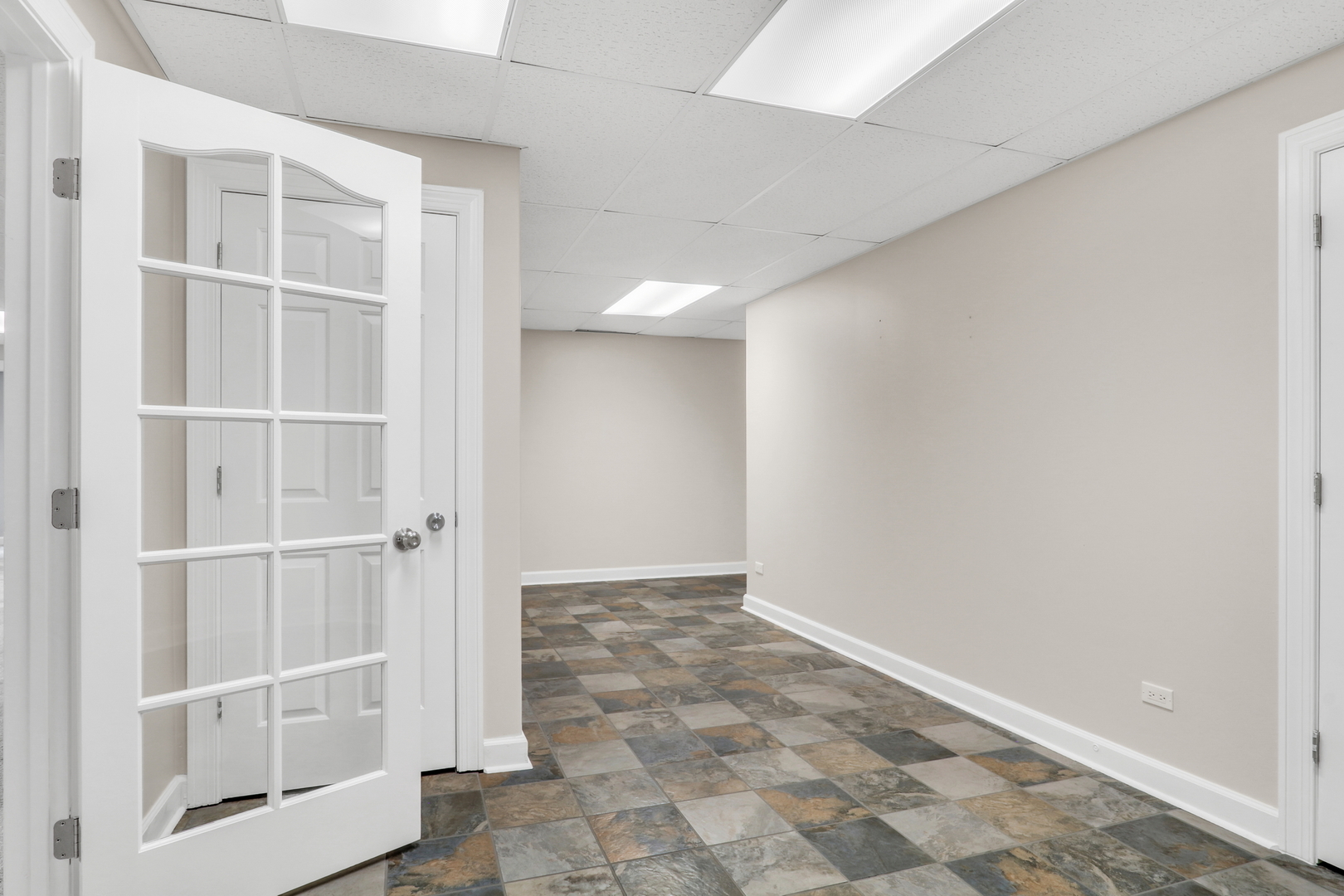 1093 Suffolk Court