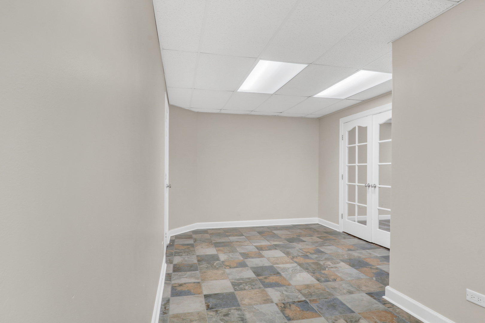 1093 Suffolk Court