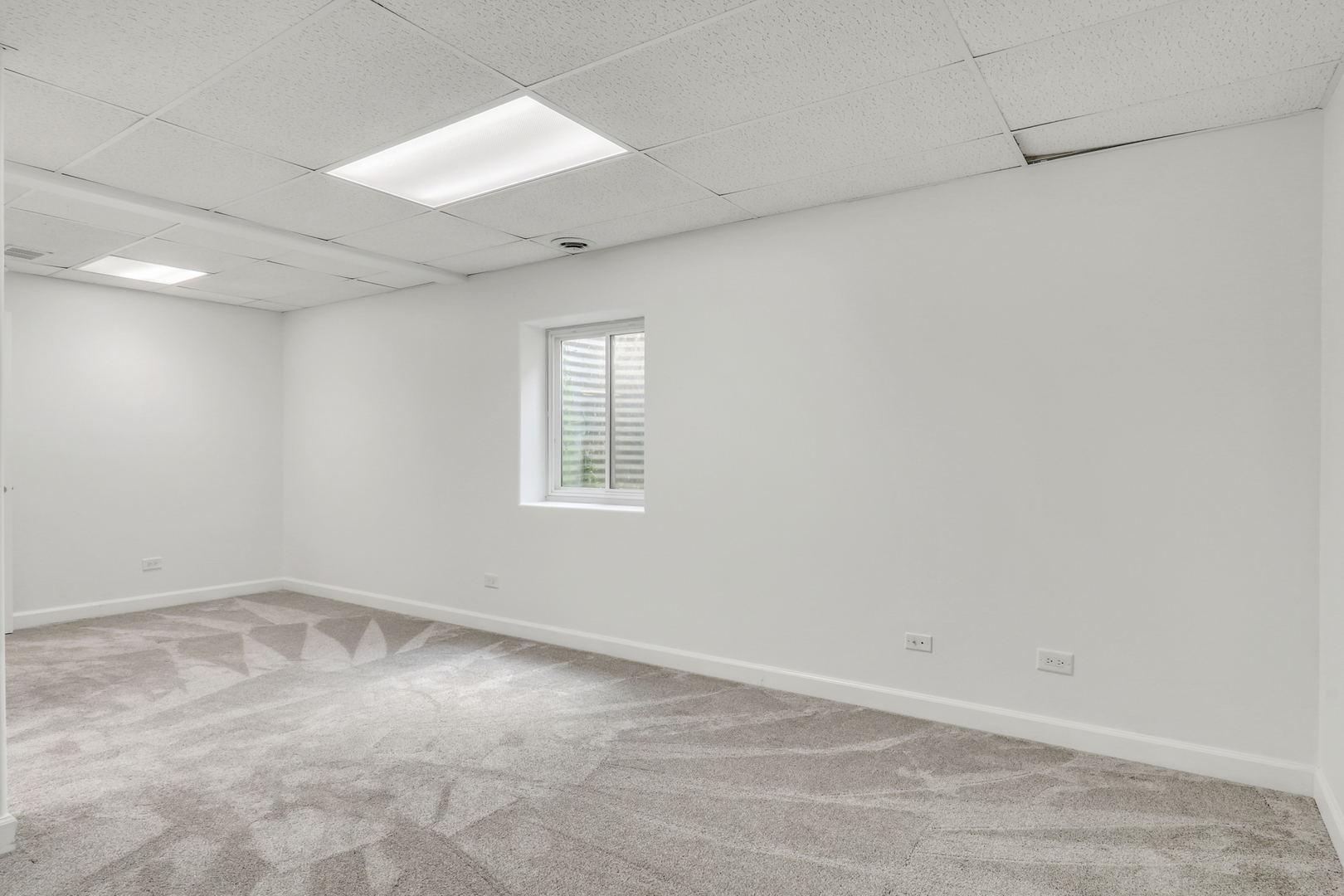 1093 Suffolk Court