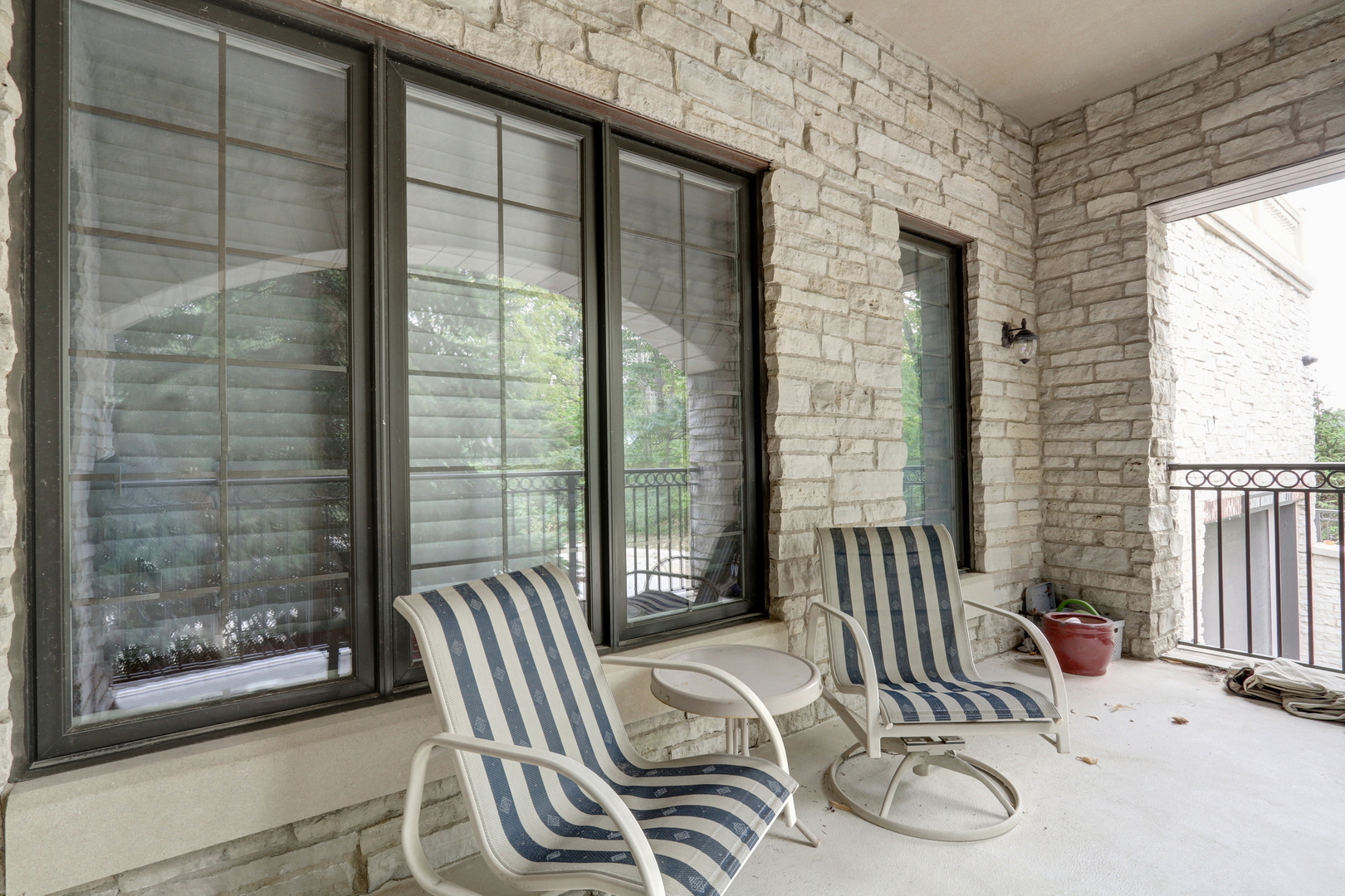 1800 Amberley Court Unit: 110
