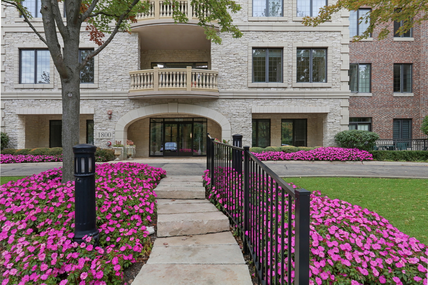 1800 Amberley Court Unit: 110