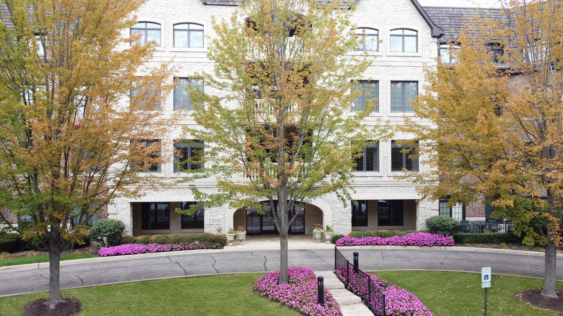 1800 Amberley Court Unit: 110