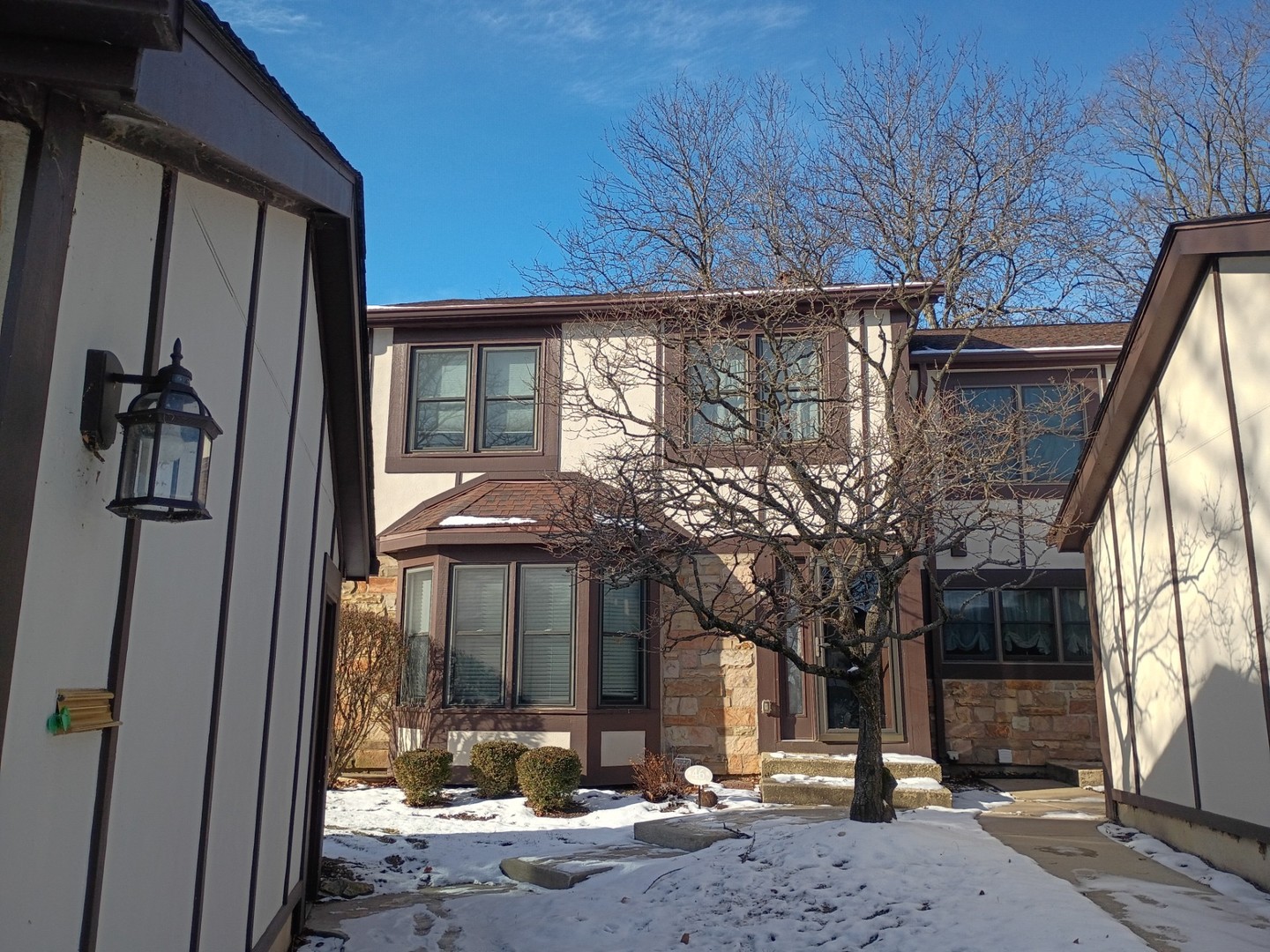 46 White Oak Circle Unit: 46