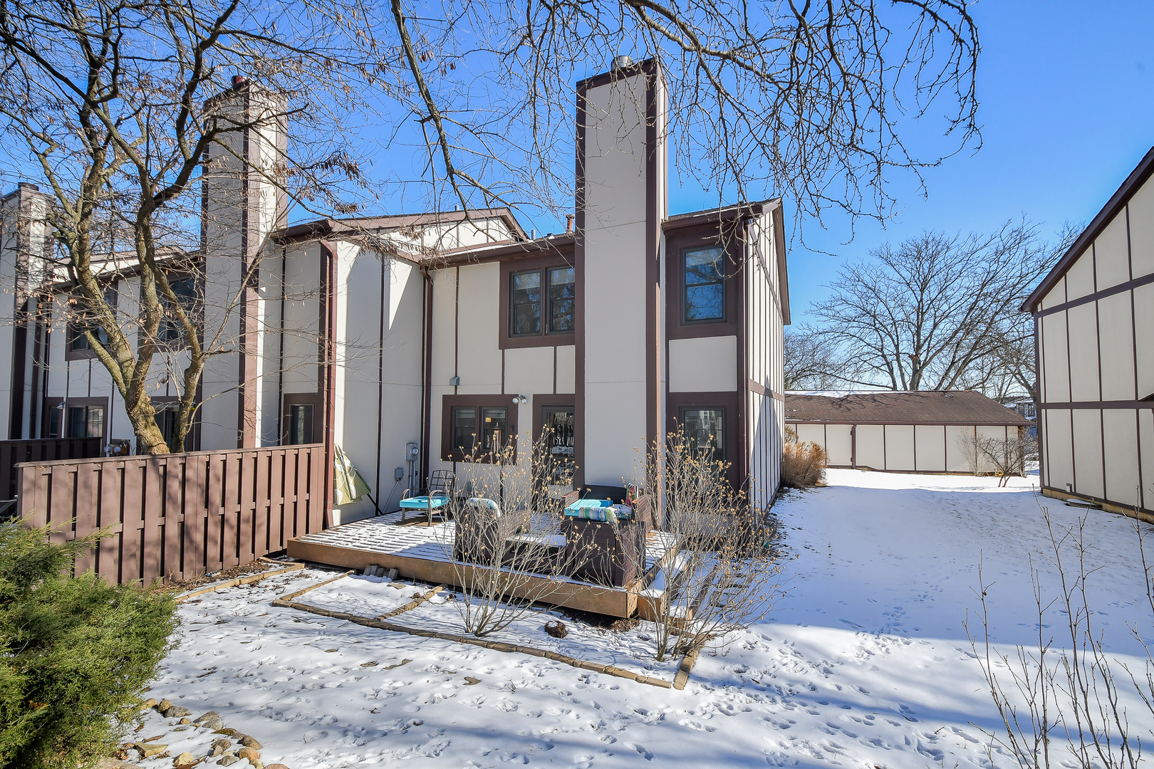 46 White Oak Circle Unit: 46