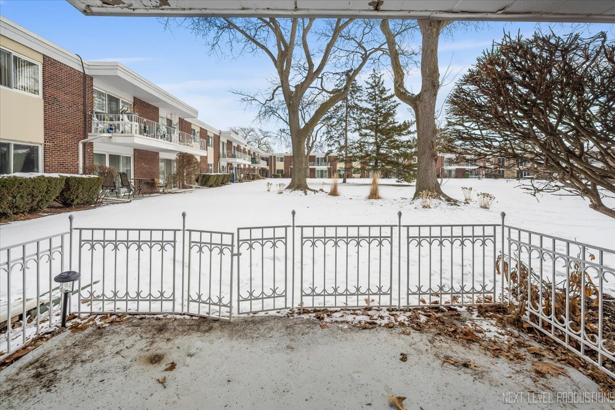 127 N Wolf Road Unit: 60A