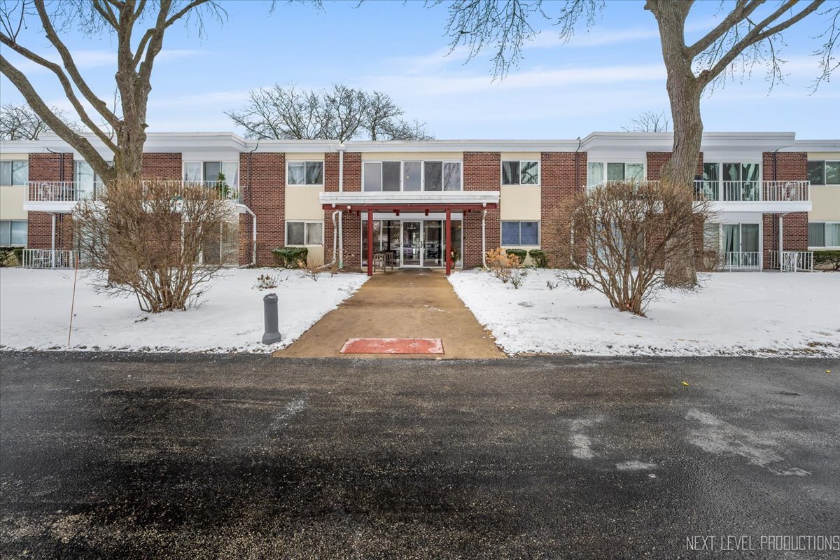 127 N Wolf Road Unit: 60A