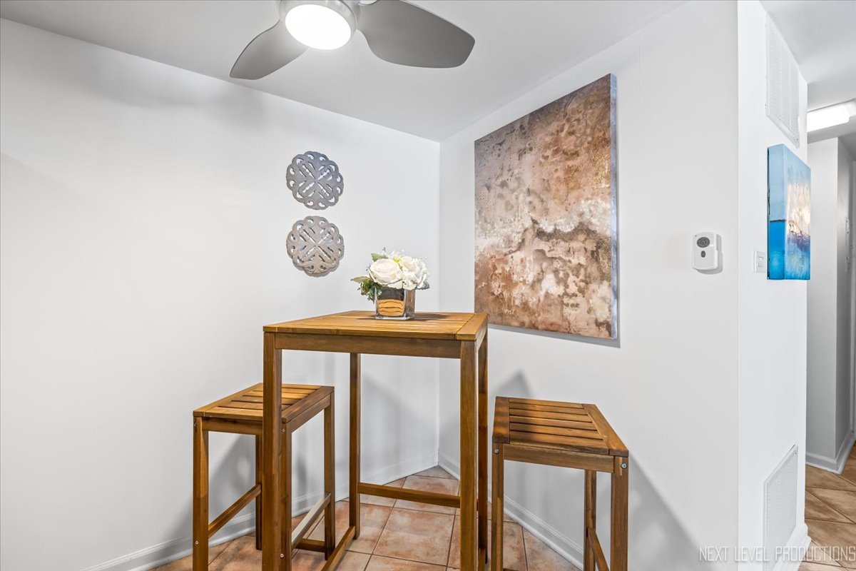 127 N Wolf Road Unit: 60A