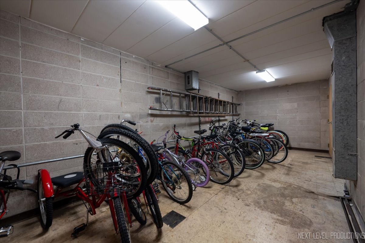 127 N Wolf Road Unit: 60A