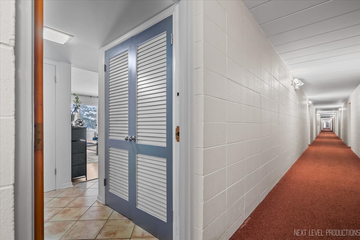 127 N Wolf Road Unit: 60A