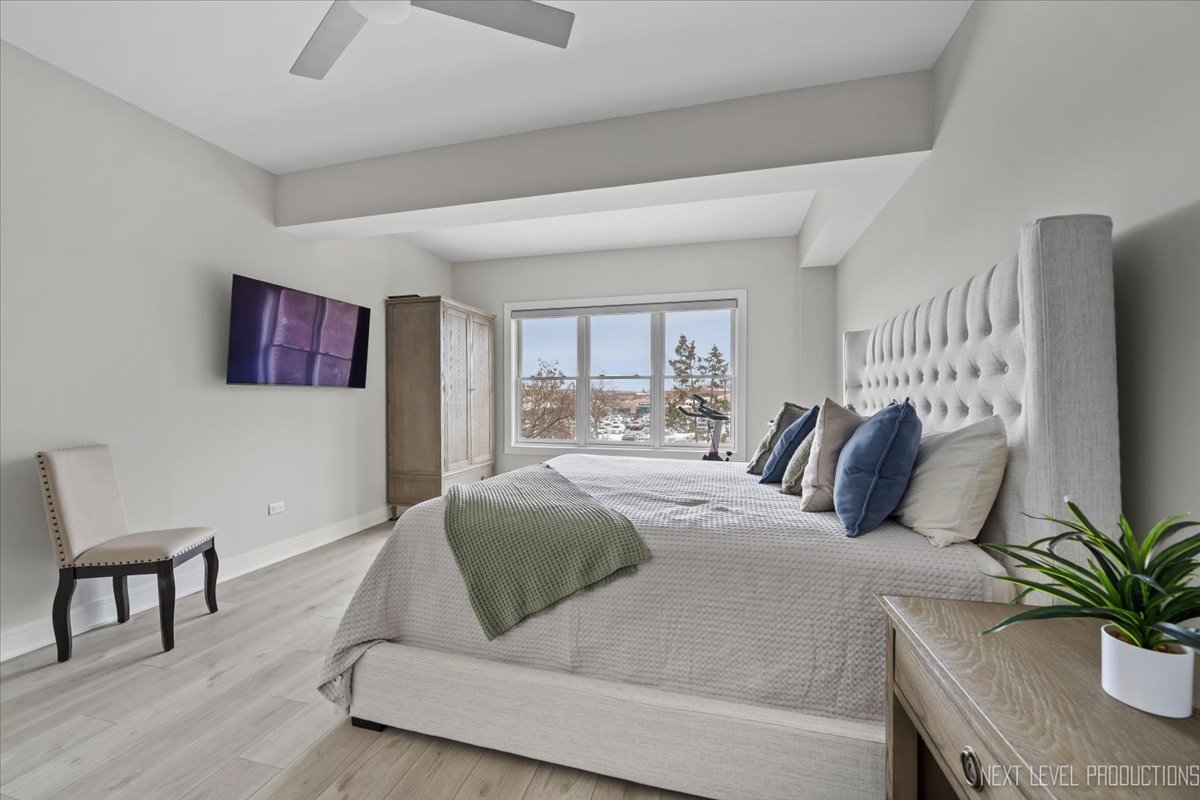 100 N River Lane Unit: 203