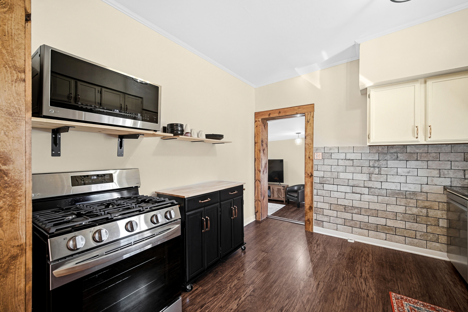 27W726 Central Avenue