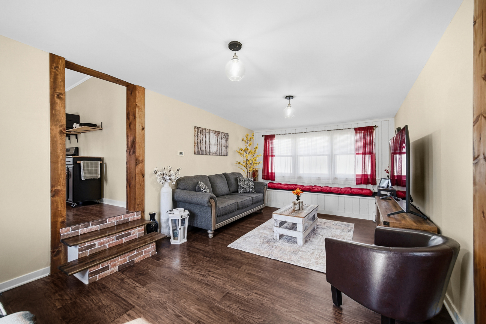 27W726 Central Avenue
