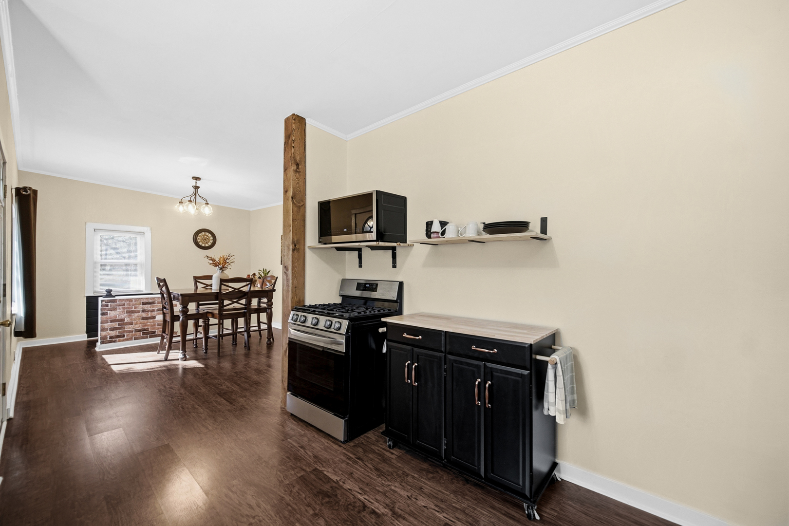 27W726 Central Avenue