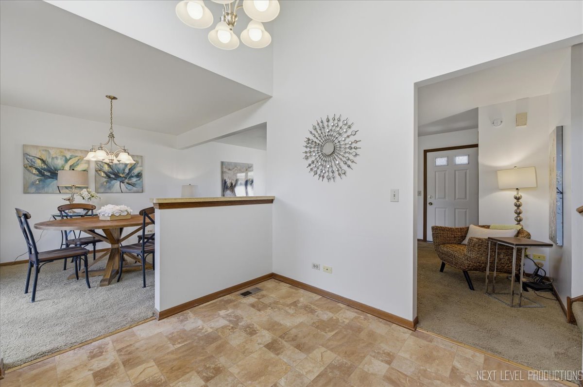 2S161 Continental Drive