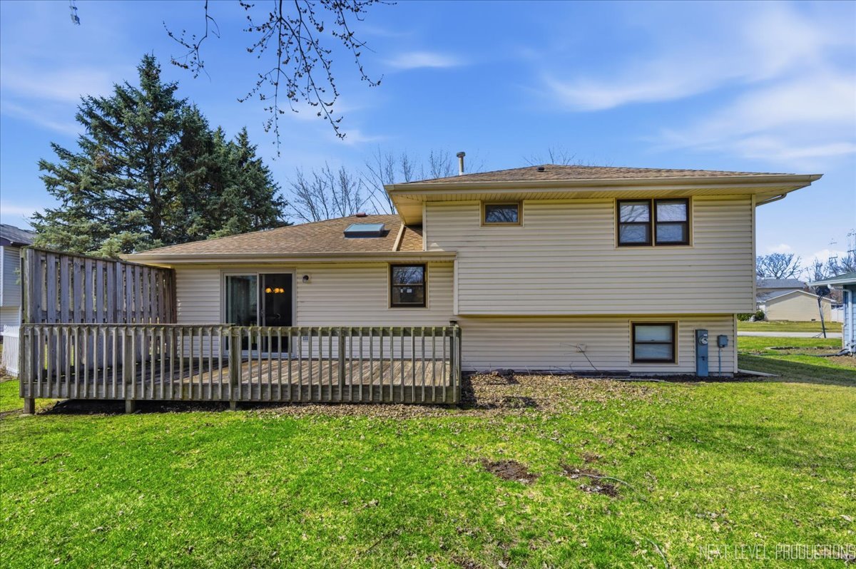 2S161 Continental Drive