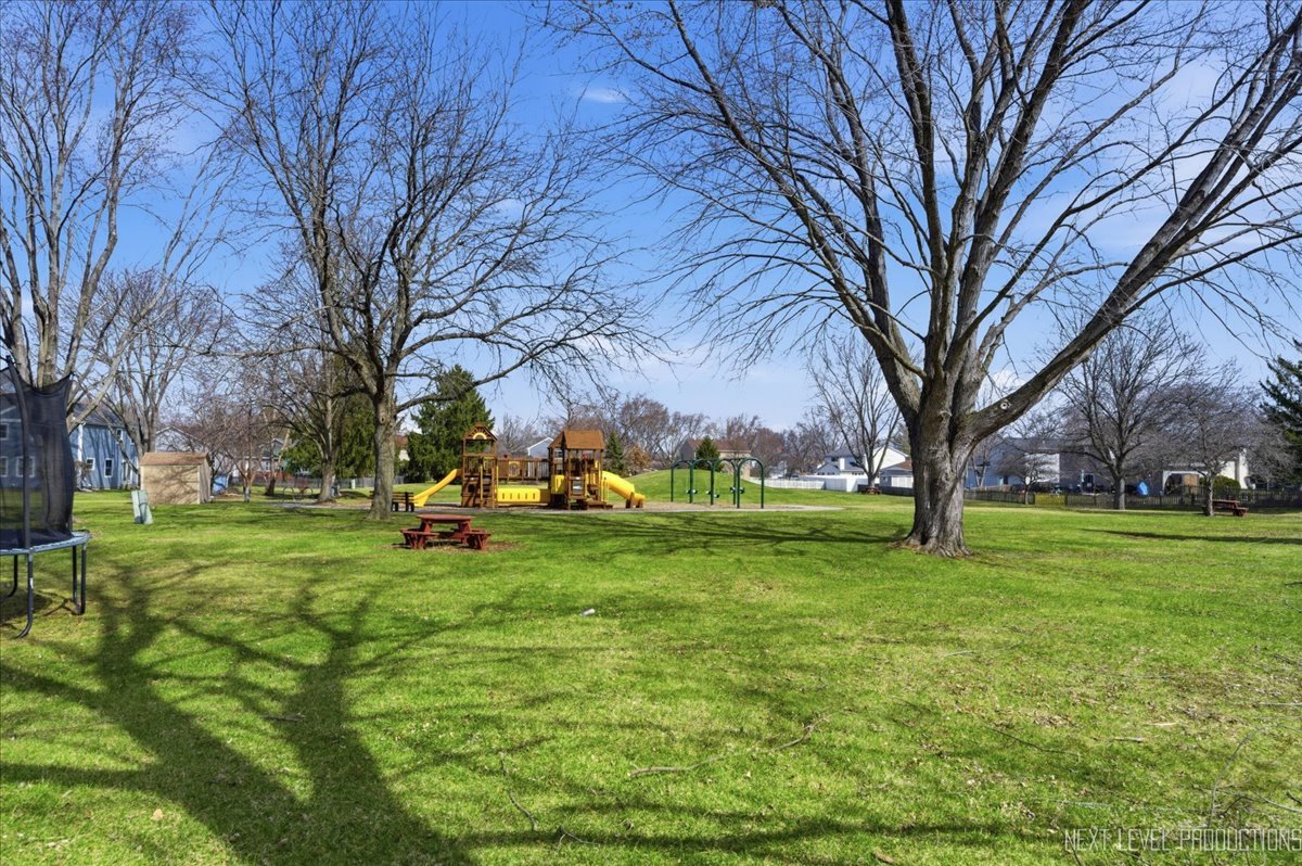 2S161 Continental Drive