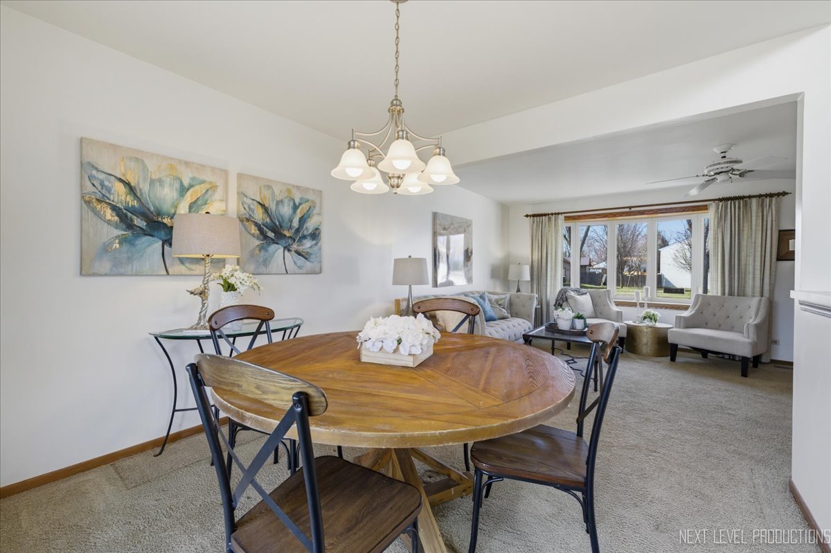 2S161 Continental Drive