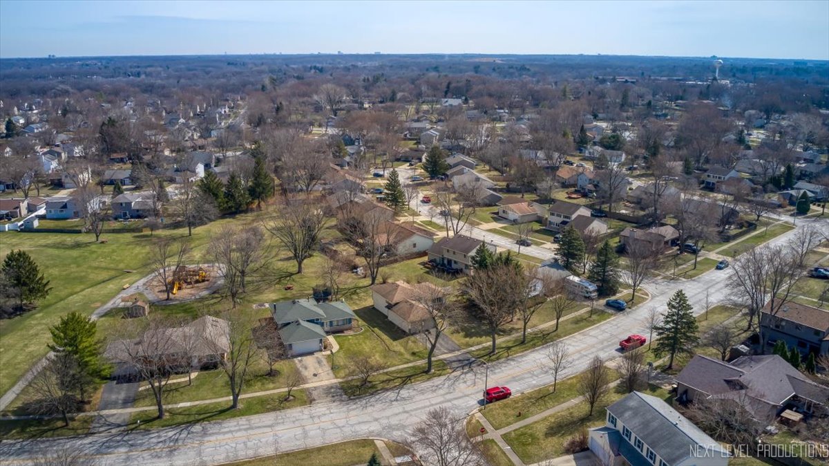 2S161 Continental Drive