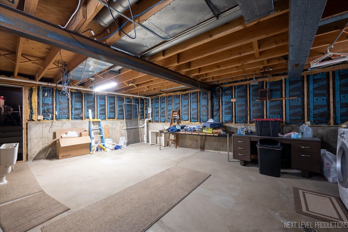 2S161 Continental Drive