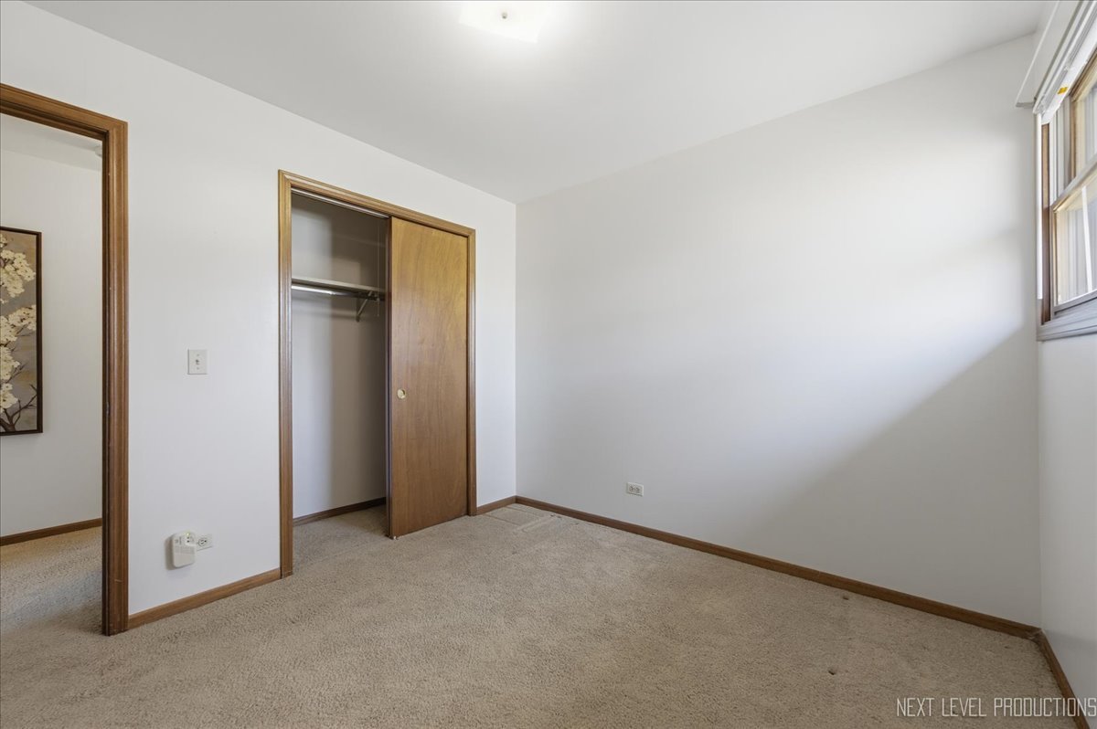 2S161 Continental Drive