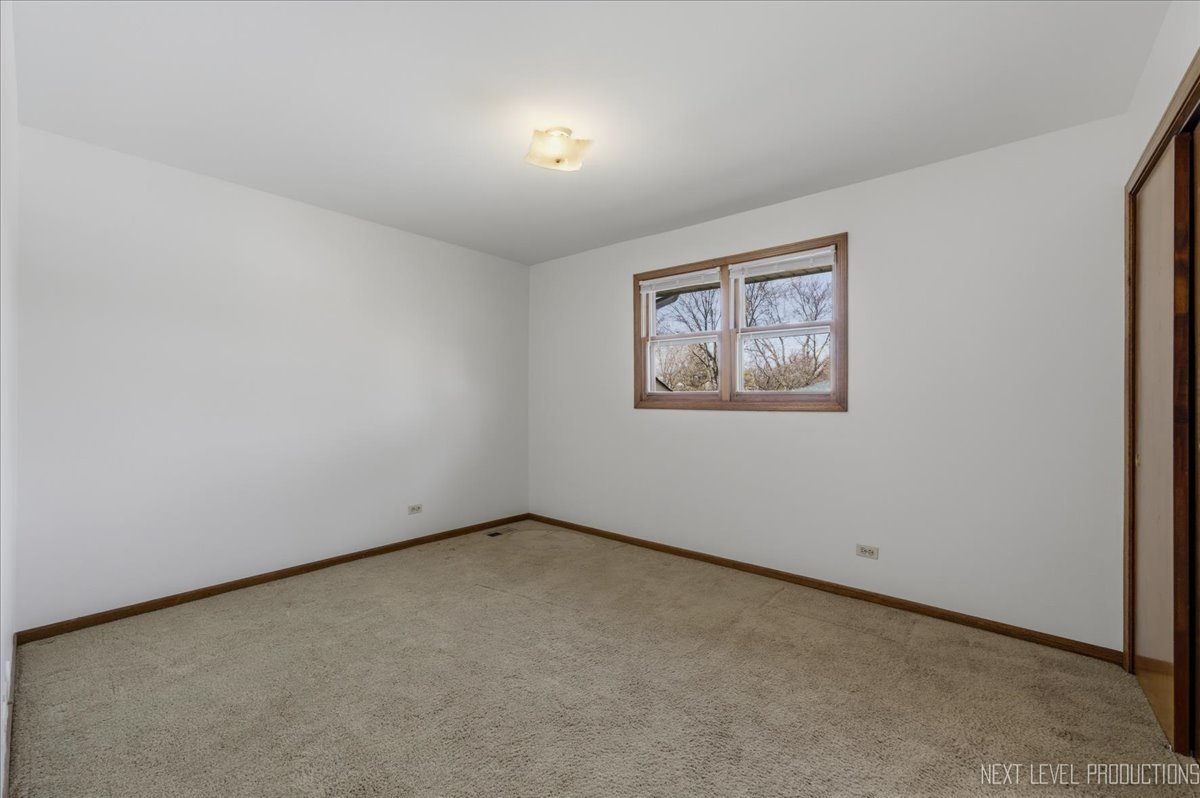 2S161 Continental Drive