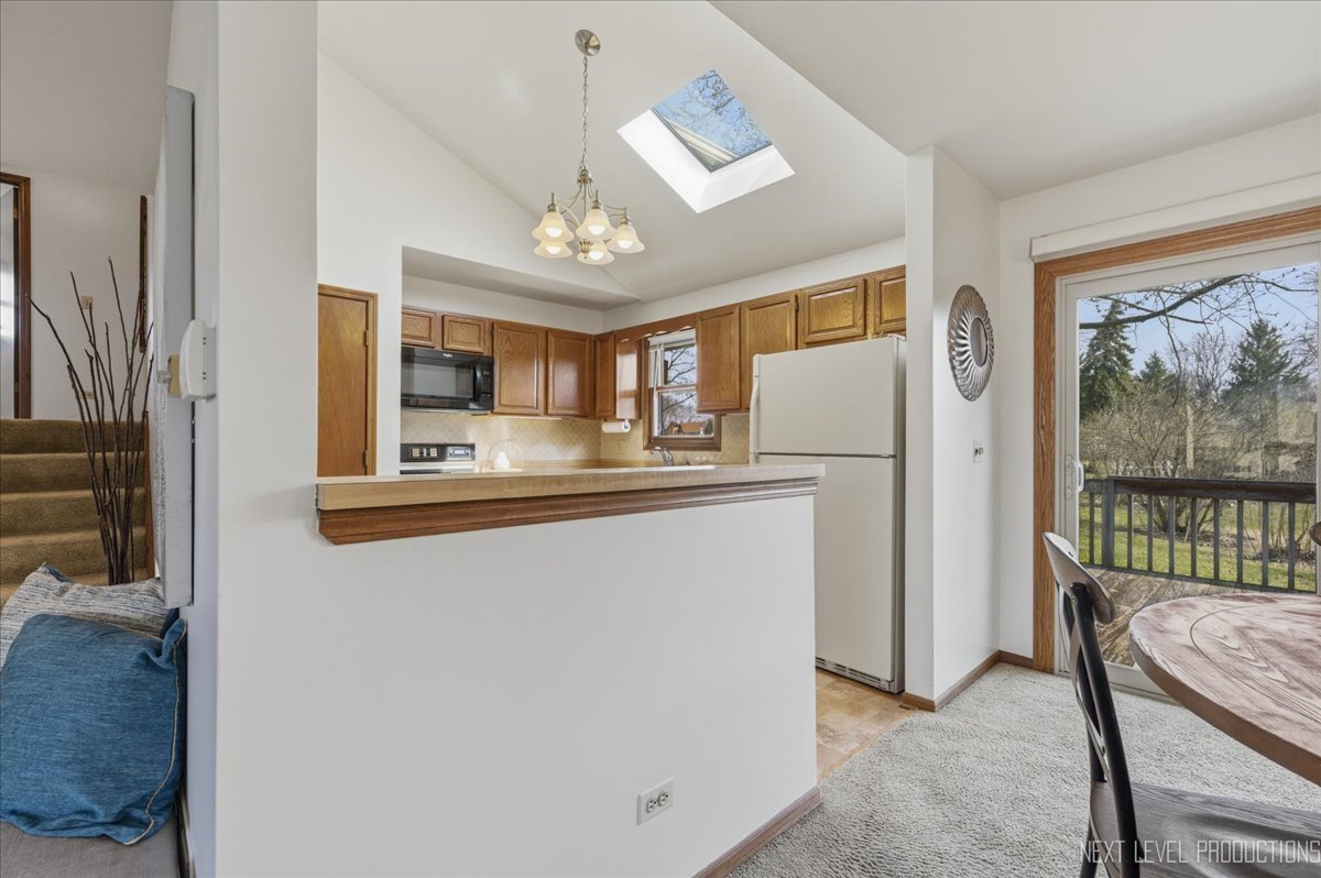 2S161 Continental Drive