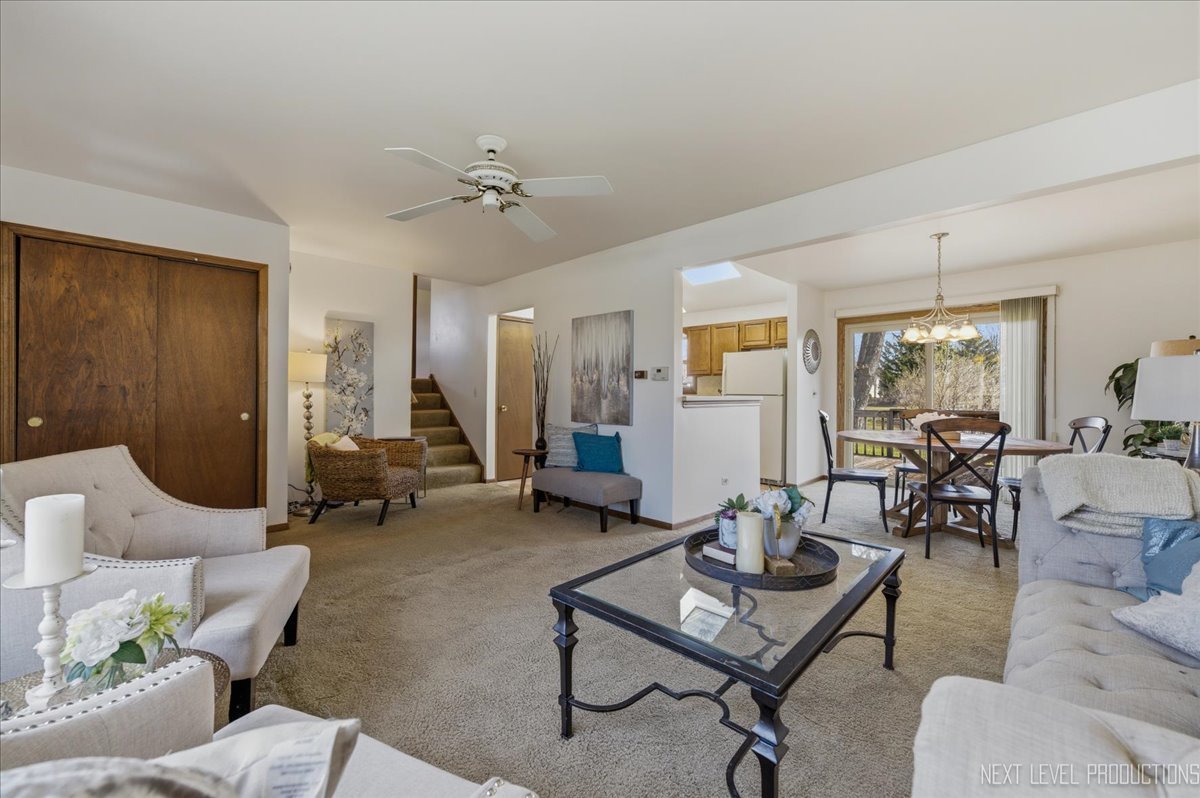 2S161 Continental Drive