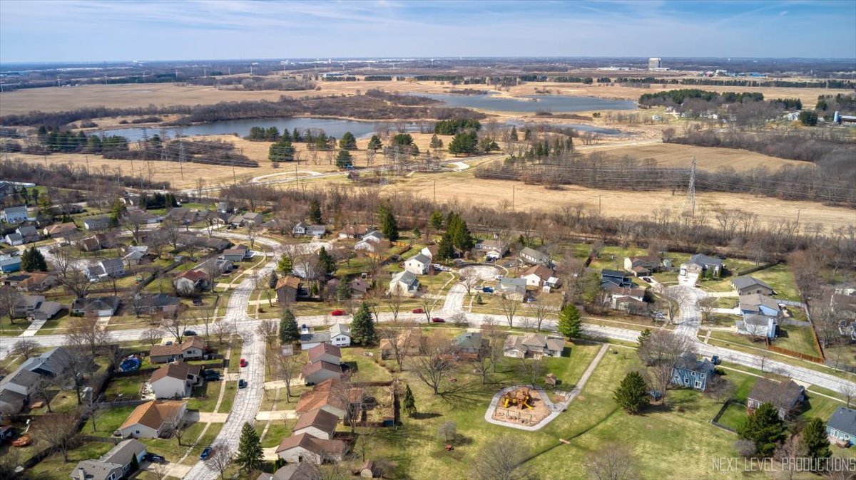 2S161 Continental Drive