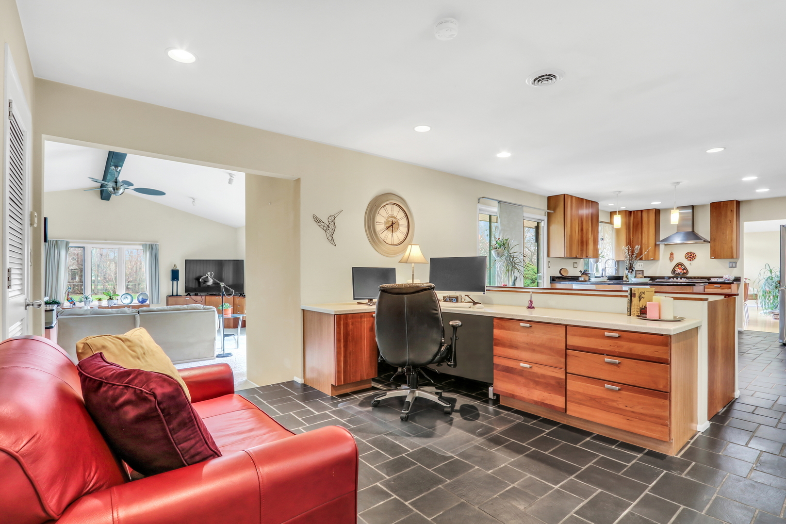 180 Crescent Knoll Drive