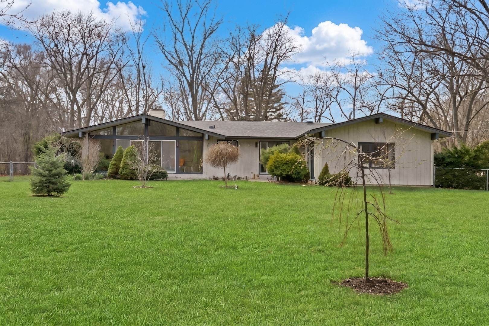 180 Crescent Knoll Drive