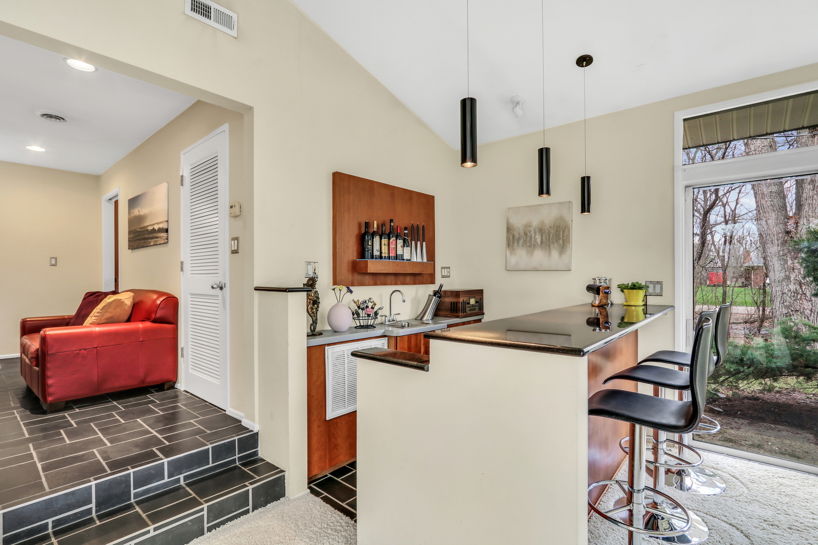 180 Crescent Knoll Drive