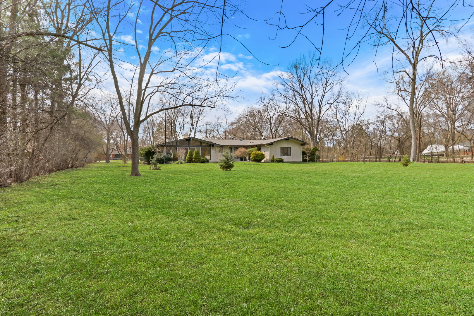 180 Crescent Knoll Drive