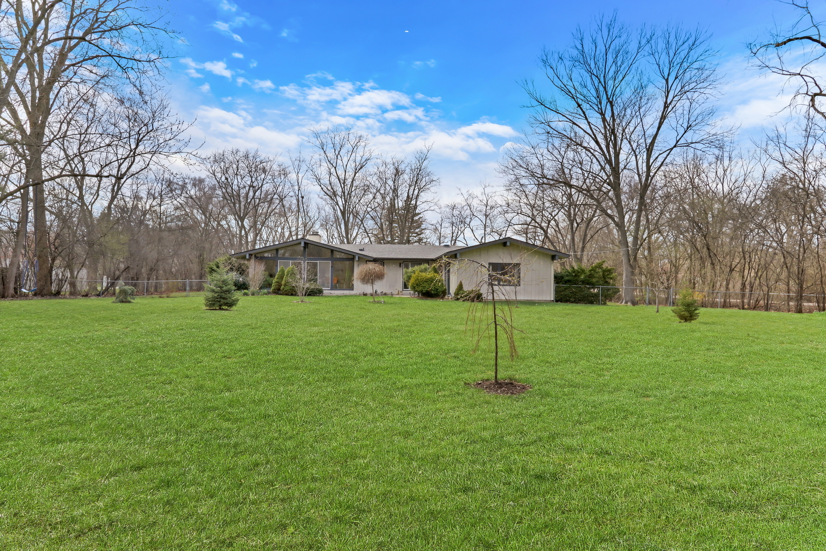 180 Crescent Knoll Drive