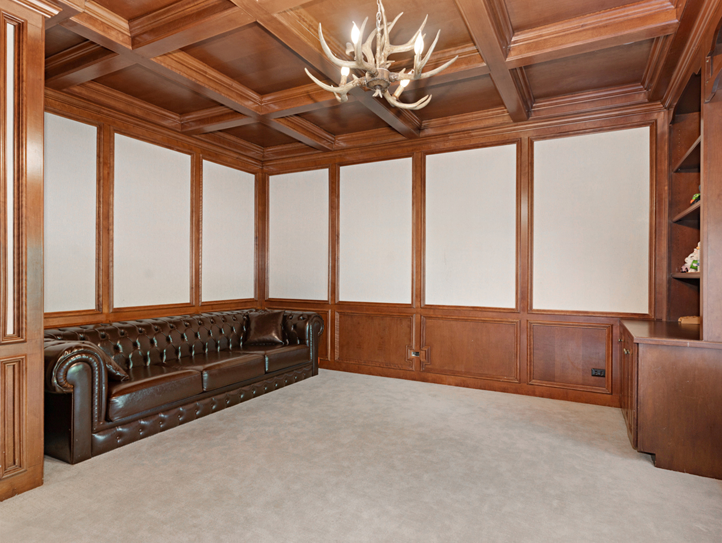 135 Settlers Drive