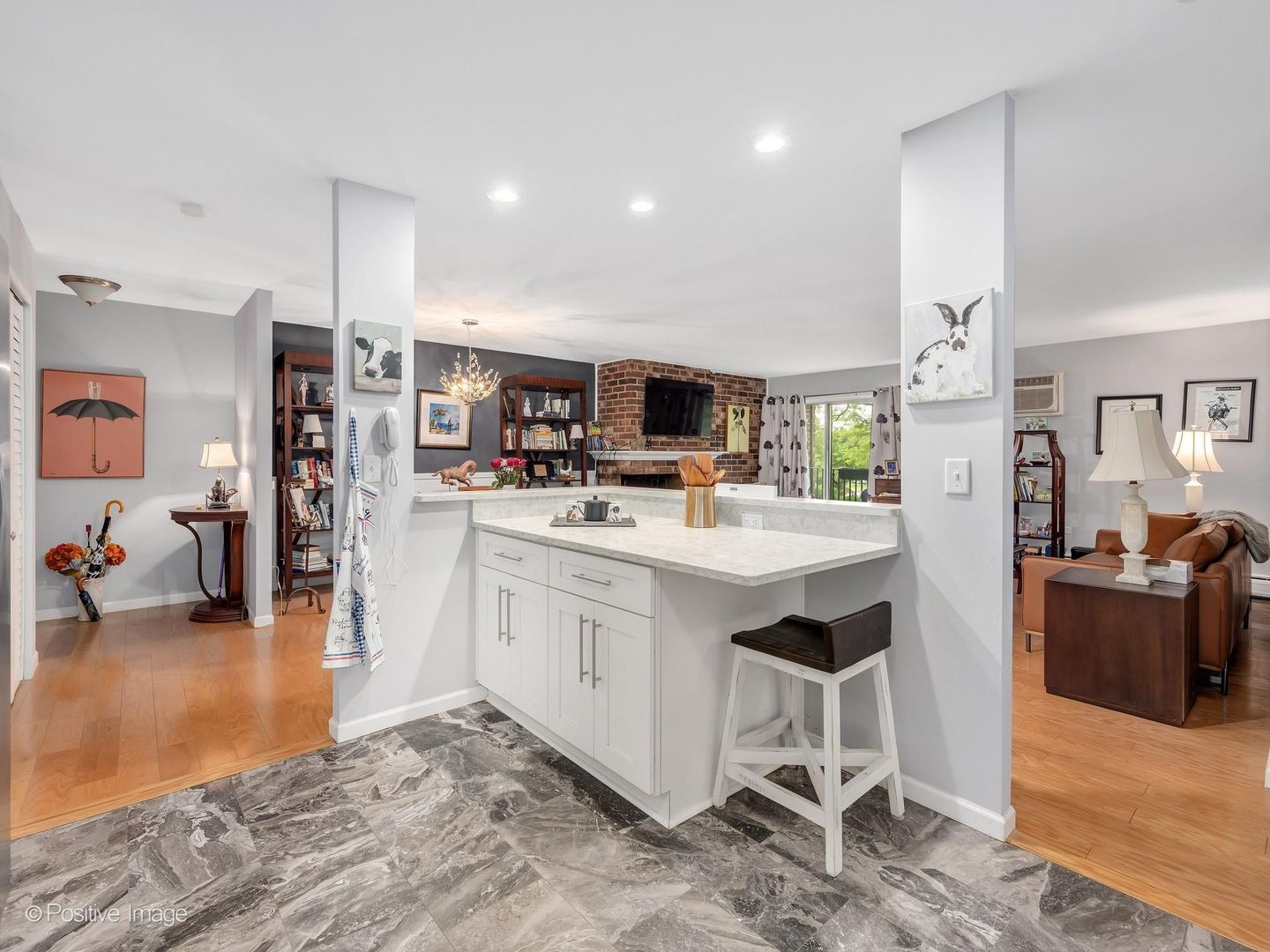 1121 W Ogden Avenue Unit: 253