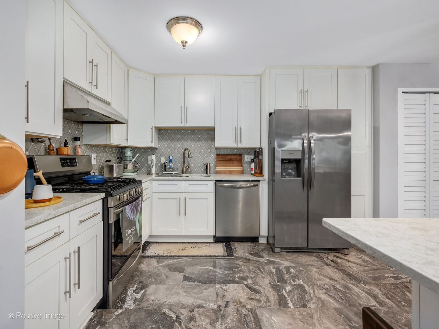 1121 W Ogden Avenue Unit: 253