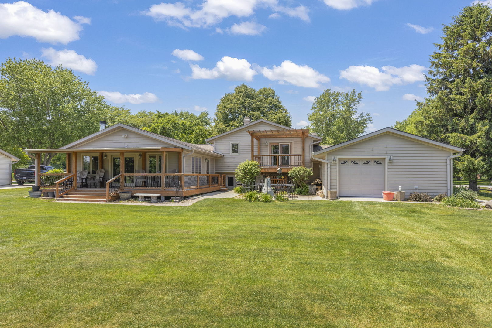 11S669 Schillinger Drive