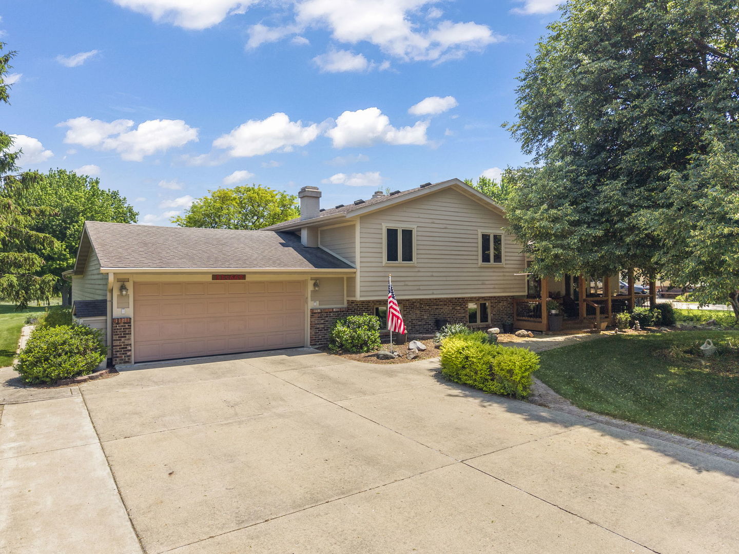 11S669 Schillinger Drive