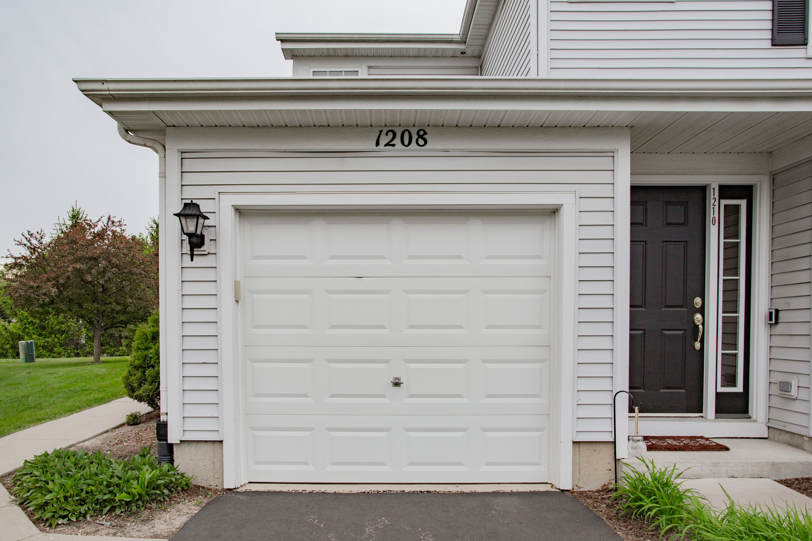1208 WAVERLY Drive Unit: 1208