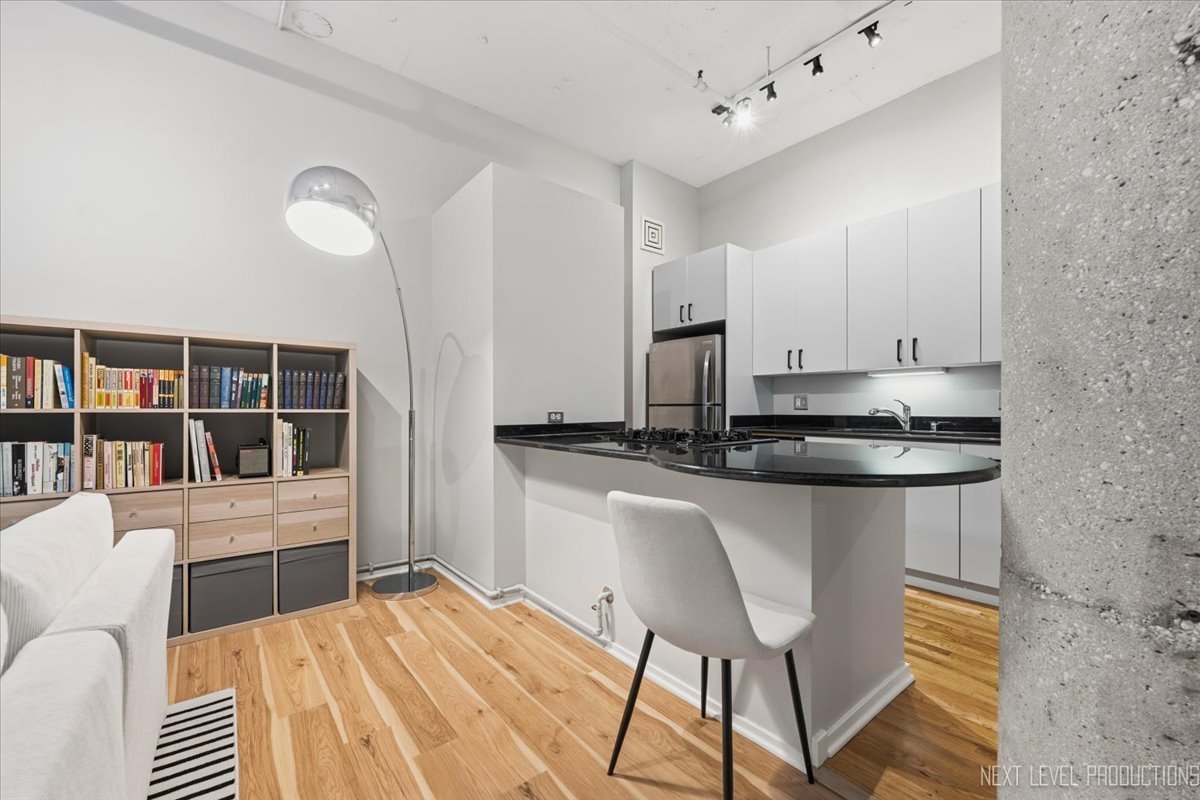 130 S Canal Street Unit: 210