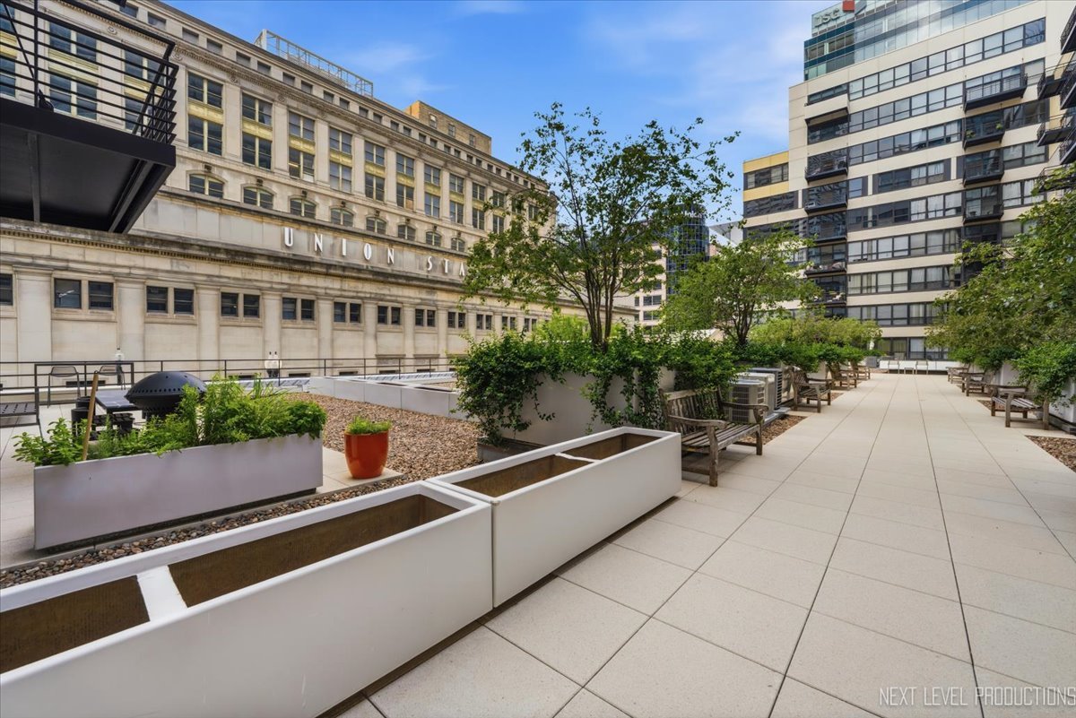 130 S Canal Street Unit: 210