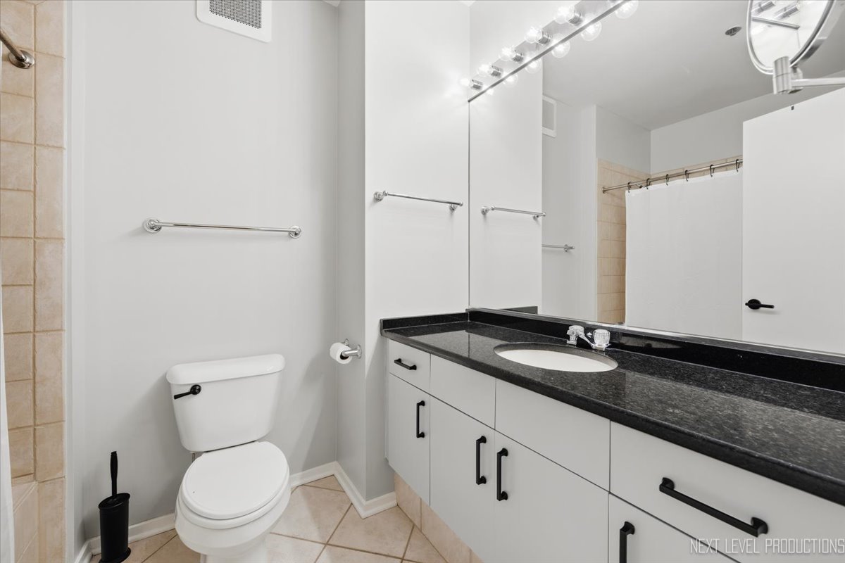 130 S Canal Street Unit: 210