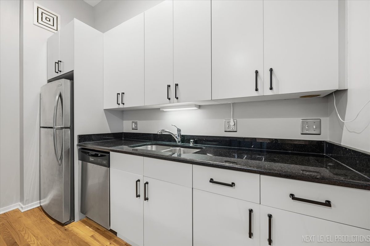 130 S Canal Street Unit: 210