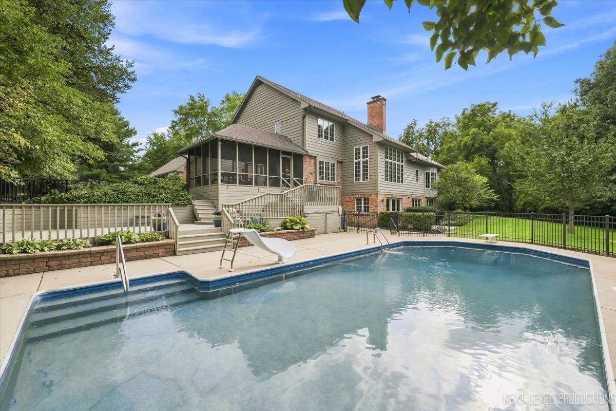 3663 Wolf Road