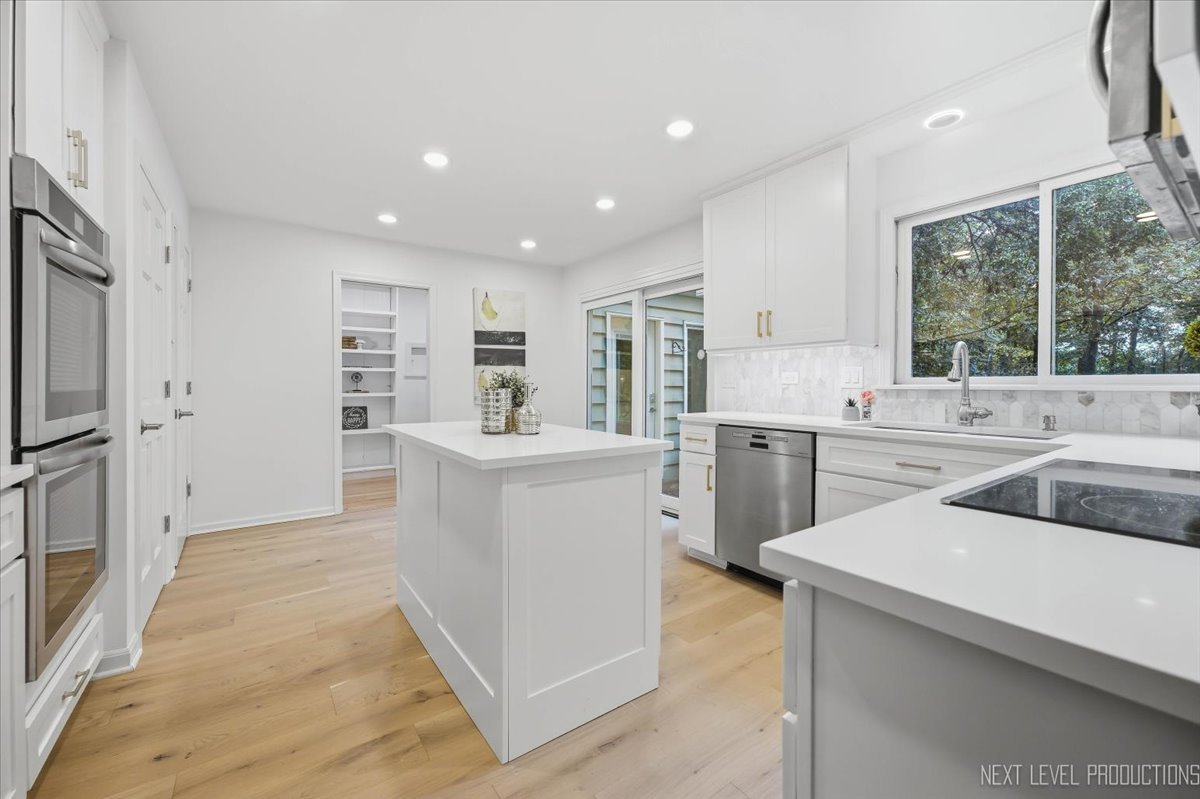 36W584 Wild Rose Road