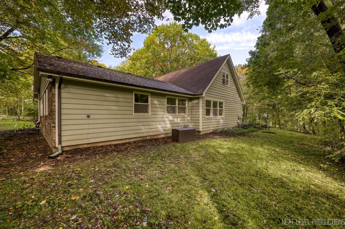 36W584 Wild Rose Road