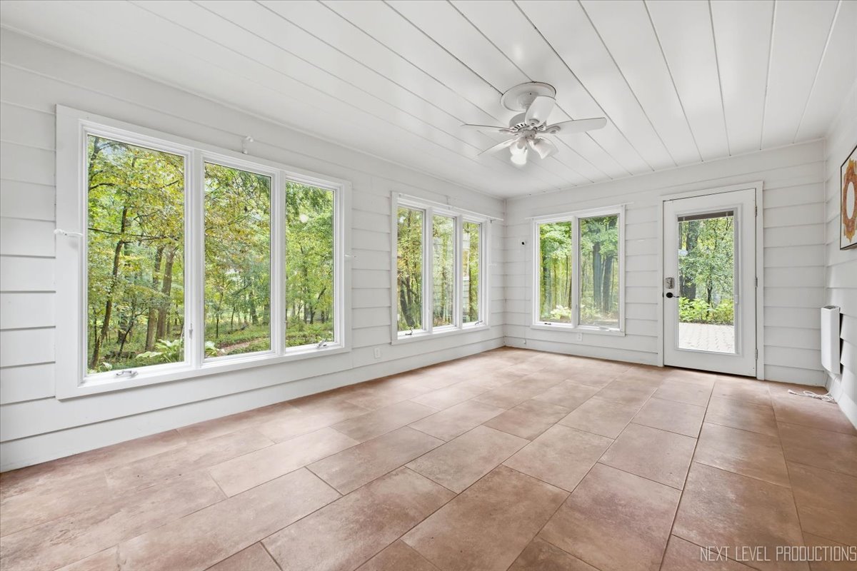 36W584 Wild Rose Road